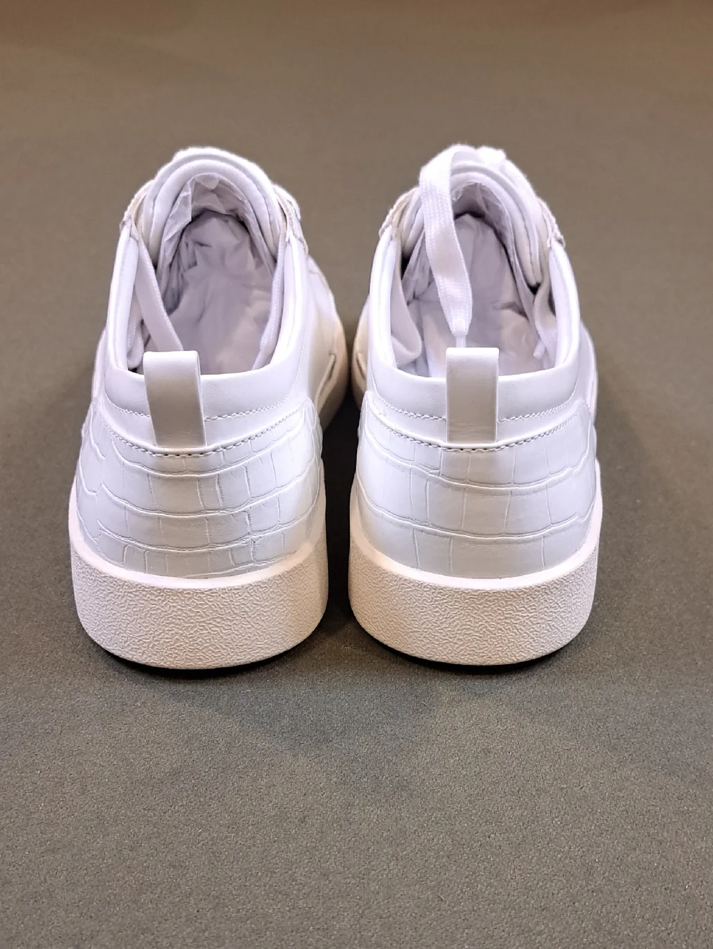 Vionic Winny Sneakers - Color: White - Size: Women 9 - Picture 6 of 11